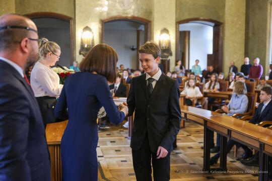 Laur Olimpijski, dyplomy, zdolni uczniowie, szkoły podstawowe, wręczenie, Buszek, Korfel-Jasińska