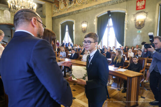 Laur Olimpijski, dyplomy, zdolni uczniowie, szkoły podstawowe, wręczenie, Buszek, Korfel-Jasińska