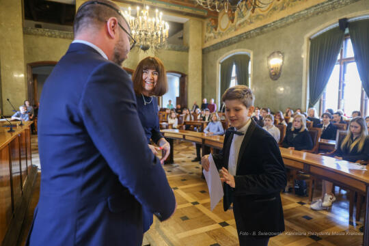 Laur Olimpijski, dyplomy, zdolni uczniowie, szkoły podstawowe, wręczenie, Buszek, Korfel-Jasińska