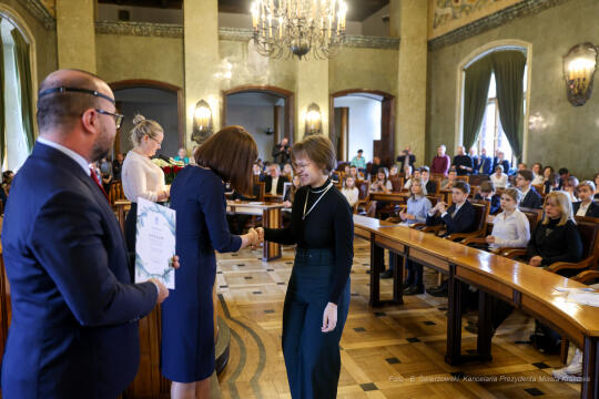 Laur Olimpijski, dyplomy, zdolni uczniowie, szkoły podstawowe, wręczenie, Buszek, Korfel-Jasińska