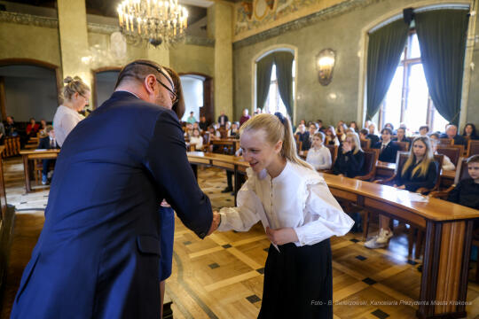 Laur Olimpijski, dyplomy, zdolni uczniowie, szkoły podstawowe, wręczenie, Buszek, Korfel-Jasińska