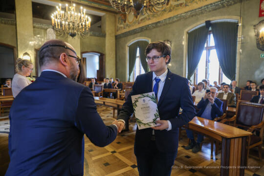 Laur Olimpijski, dyplomy, zdolni uczniowie, szkoły podstawowe, wręczenie, Buszek, Korfel-Jasińska