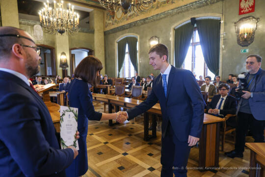 Laur Olimpijski, dyplomy, zdolni uczniowie, szkoły podstawowe, wręczenie, Buszek, Korfel-Jasińska