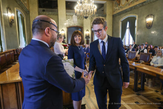 Laur Olimpijski, dyplomy, zdolni uczniowie, szkoły podstawowe, wręczenie, Buszek, Korfel-Jasińska