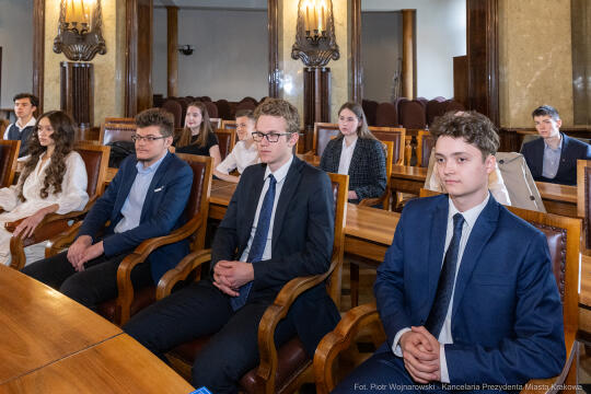 Laur Olimpijski, dyplomy, zdolni uczniowie, szkoły ponadpodstawowe, wręczenie, Buszek, Korfel-Jasi