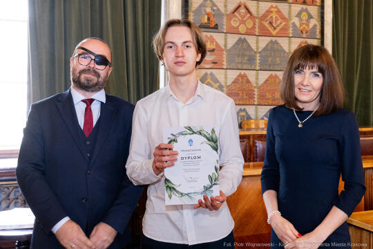 Laur Olimpijski, dyplomy, zdolni uczniowie, szkoły ponadpodstawowe, wręczenie, Buszek, Korfel-Jasi