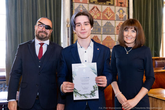 Laur Olimpijski, dyplomy, zdolni uczniowie, szkoły ponadpodstawowe, wręczenie, Buszek, Korfel-Jasi