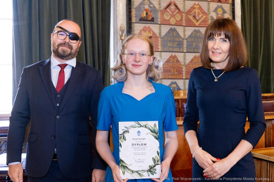 Laur Olimpijski, dyplomy, zdolni uczniowie, szkoły ponadpodstawowe, wręczenie, Buszek, Korfel-Jasi