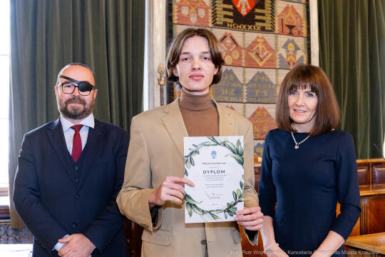 Laur Olimpijski, dyplomy, zdolni uczniowie, szkoły ponadpodstawowe, wręczenie, Buszek, Korfel-Jasi