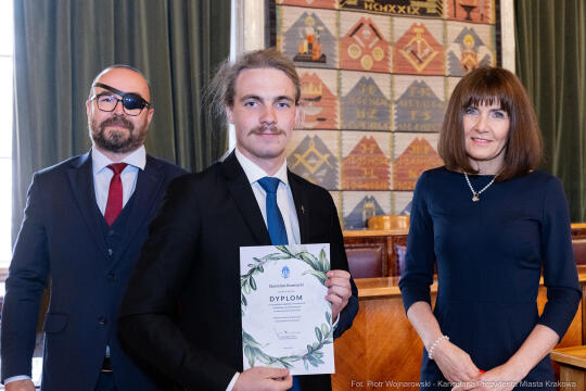 Laur Olimpijski, dyplomy, zdolni uczniowie, szkoły ponadpodstawowe, wręczenie, Buszek, Korfel-Jasi