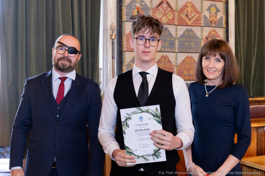 Laur Olimpijski, dyplomy, zdolni uczniowie, szkoły ponadpodstawowe, wręczenie, Buszek, Korfel-Jasi