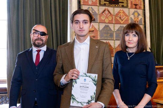 Laur Olimpijski, dyplomy, zdolni uczniowie, szkoły ponadpodstawowe, wręczenie, Buszek, Korfel-Jasi