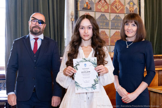 Laur Olimpijski, dyplomy, zdolni uczniowie, szkoły ponadpodstawowe, wręczenie, Buszek, Korfel-Jasi