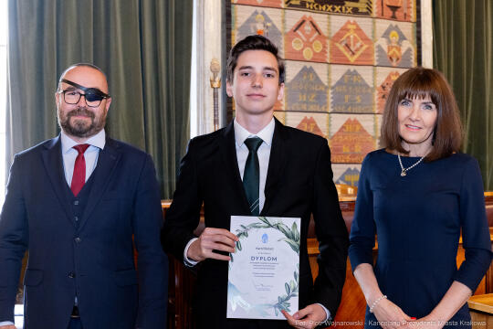 Laur Olimpijski, dyplomy, zdolni uczniowie, szkoły ponadpodstawowe, wręczenie, Buszek, Korfel-Jasi