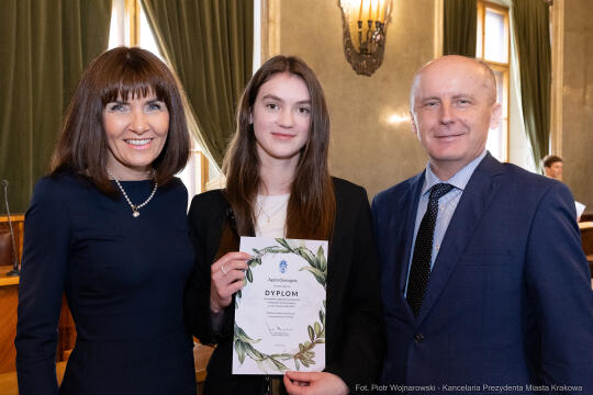 Laur Olimpijski, dyplomy, zdolni uczniowie, szkoły ponadpodstawowe, wręczenie, Buszek, Korfel-Jasi