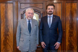 Majchrowski, Andriy Oliynyk, Ukrainiec, Krakowskie Koło Związku Ukraińców, odznaka, łuski