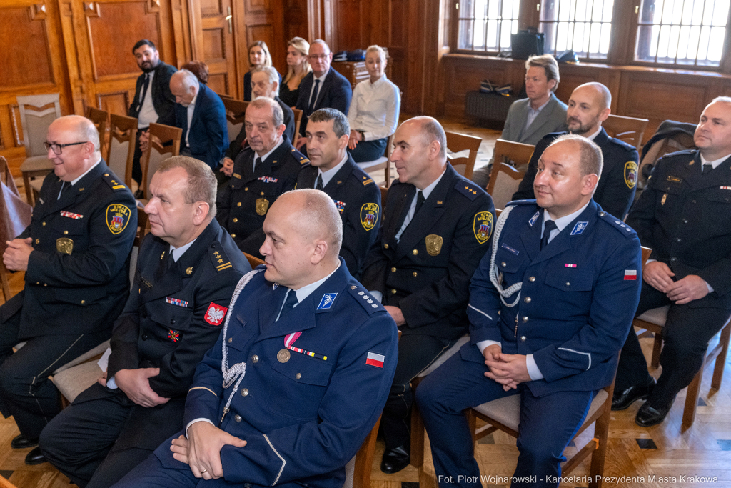 policja, straż miejska, straż pożarna, Jastrząb, Majchrowski, nagrody, Bezpieczny Kraków  Autor: P. Wojnarowski
