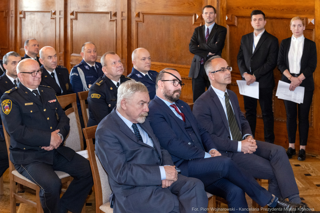 policja, straż miejska, straż pożarna, Jastrząb, Majchrowski, nagrody, Bezpieczny Kraków  Autor: P. Wojnarowski