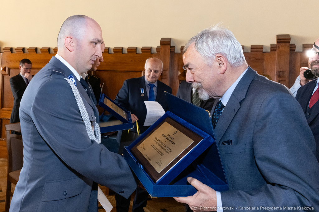 policja, straż miejska, straż pożarna, Jastrząb, Majchrowski, nagrody, Bezpieczny Kraków  Autor: P. Wojnarowski