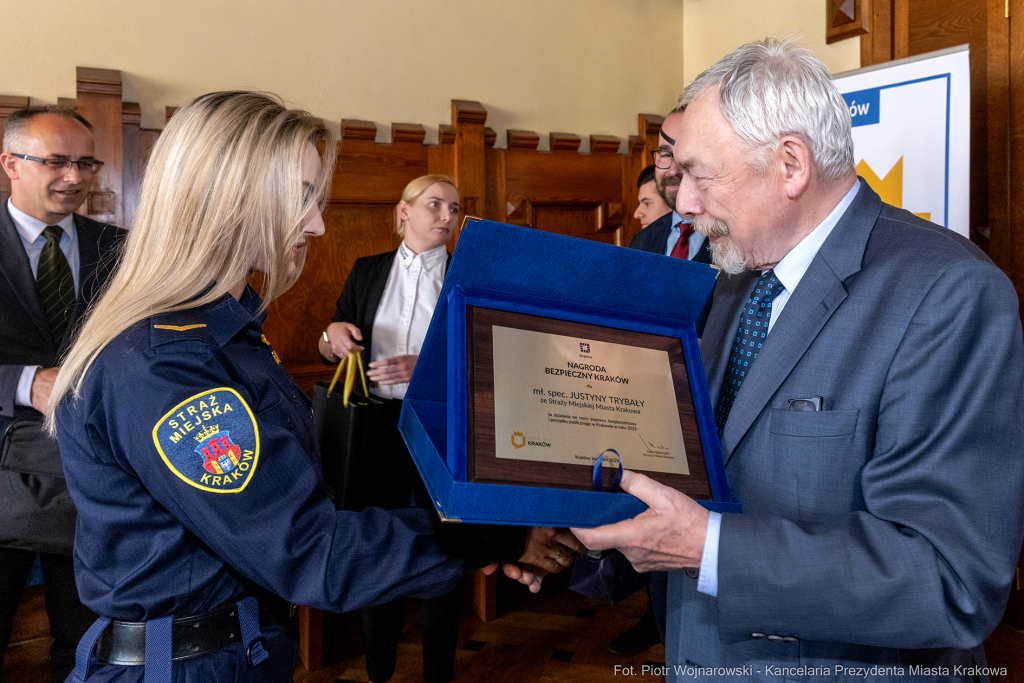 policja, straż miejska, straż pożarna, Jastrząb, Majchrowski, nagrody, Bezpieczny Kraków  Autor: P. Wojnarowski