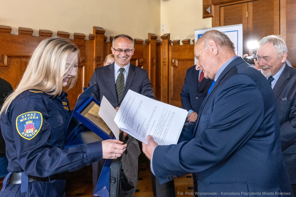 policja, straż miejska, straż pożarna, Jastrząb, Majchrowski, nagrody, Bezpieczny Kraków  Autor: P. Wojnarowski