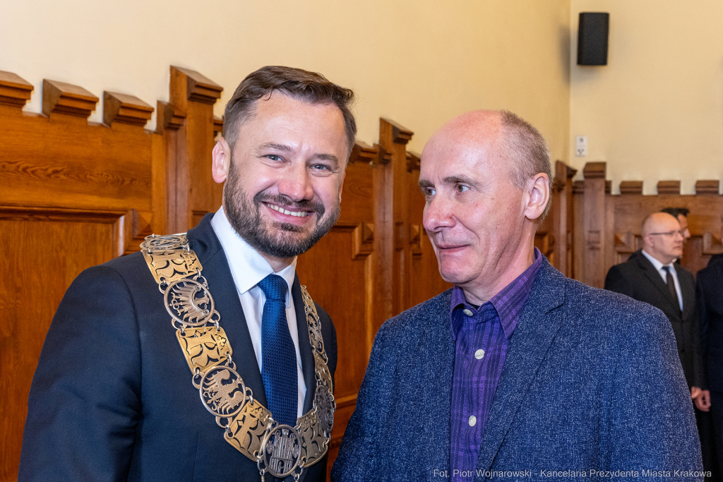 umk_0391.jpg-Aleksander Miszalski, gratulacje, prezydent, goście, zaprzysiężenie, ślubowanie  Autor: P. Wojnarowski