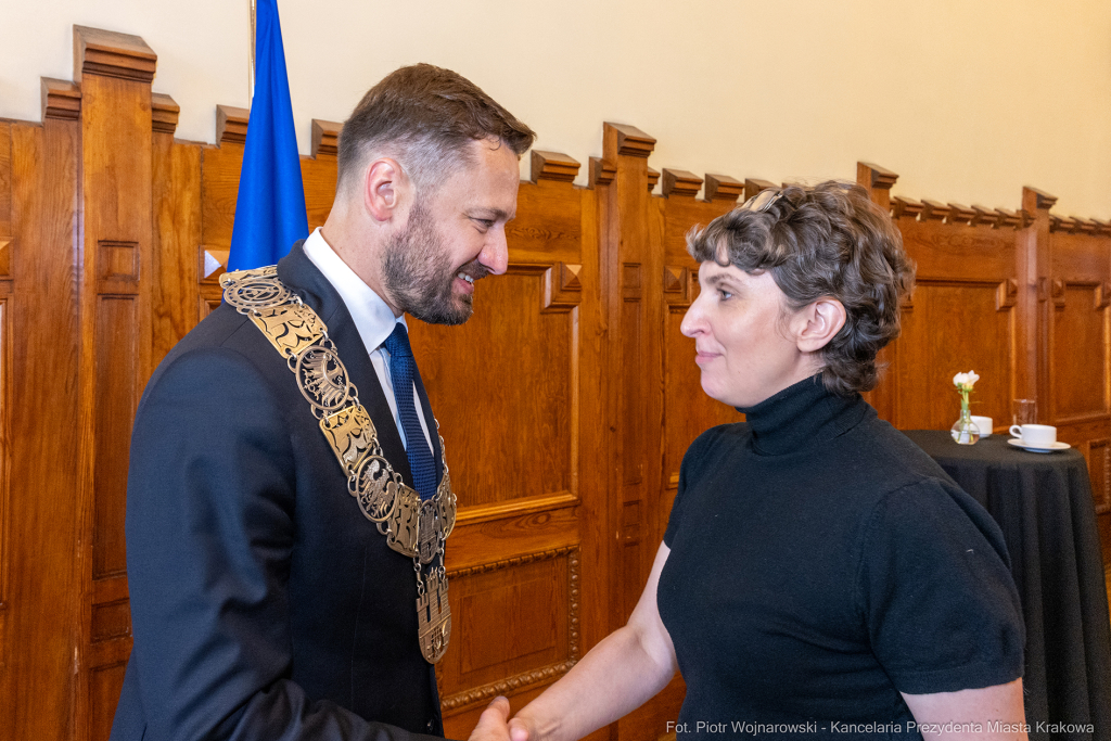 umk_0473.jpg-Aleksander Miszalski, gratulacje, prezydent, goście, zaprzysiężenie, ślubowanie  Autor: P. Wojnarowski