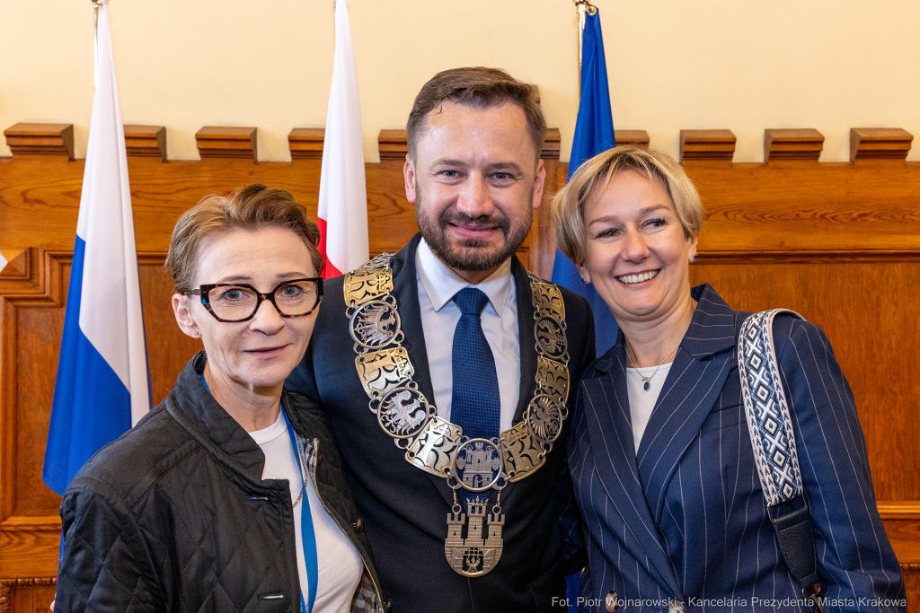 umk_0486.jpg-Aleksander Miszalski, gratulacje, prezydent, goście, zaprzysiężenie, ślubowanie  Autor: P. Wojnarowski