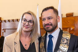 umk_0518.jpg-Aleksander Miszalski, gratulacje, prezydent, goście, zaprzysiężenie, ślubowanie