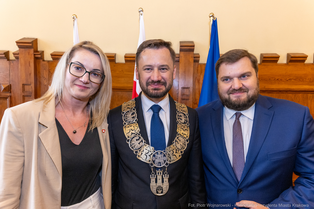 umk_0519.jpg-Aleksander Miszalski, gratulacje, prezydent, goście, zaprzysiężenie, ślubowanie  Autor: P. Wojnarowski