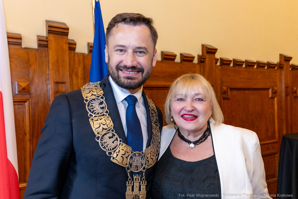 umk_0558.jpg-Aleksander Miszalski, gratulacje, prezydent, goście, zaprzysiężenie, ślubowanie  Autor: P. Wojnarowski