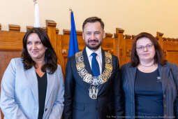 umk_0676.jpg-Aleksander Miszalski, gratulacje, prezydent, goście, zaprzysiężenie, ślubowanie