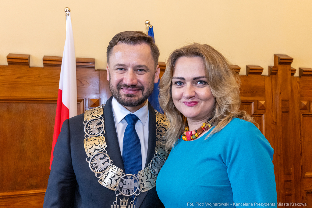 umk_0679.jpg-Aleksander Miszalski, gratulacje, prezydent, goście, zaprzysiężenie, ślubowanie  Autor: P. Wojnarowski
