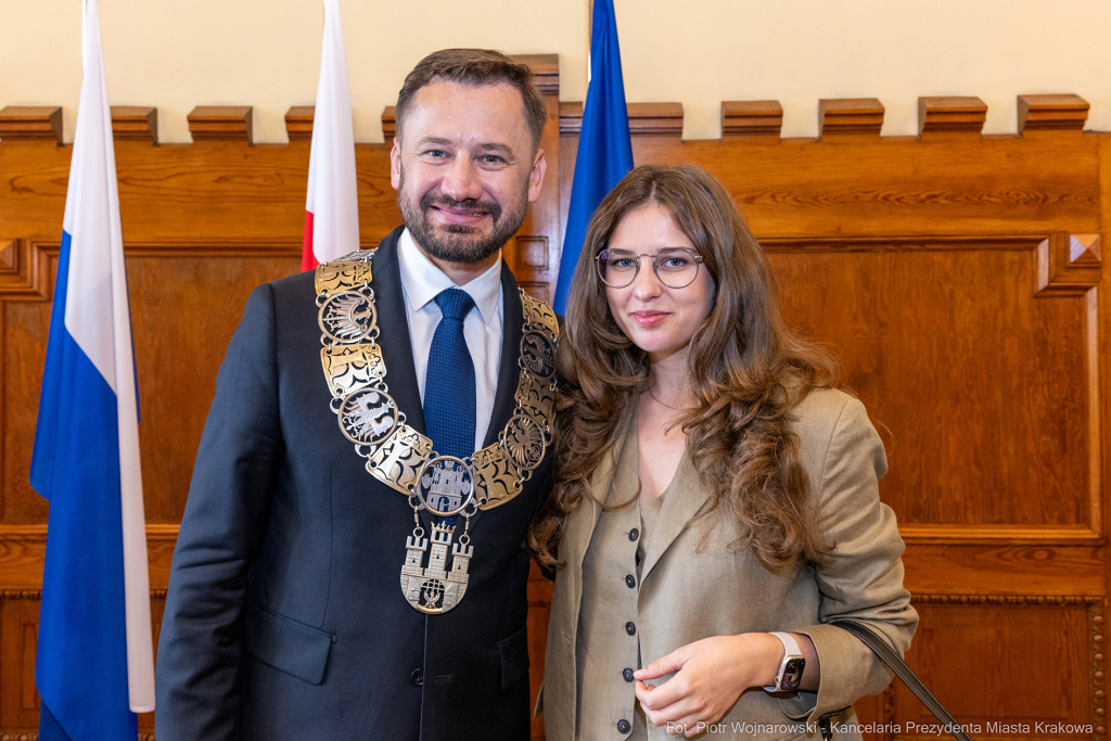 umk_0745.jpg-Aleksander Miszalski, gratulacje, prezydent, goście, zaprzysiężenie, ślubowanie  Autor: P. Wojnarowski