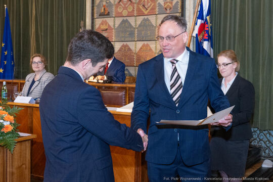 umk_9805.jpg-sesja, pierwsza, Rada Miasta Krakowa, IX kadencja, ślubowanie, radni, rajcy