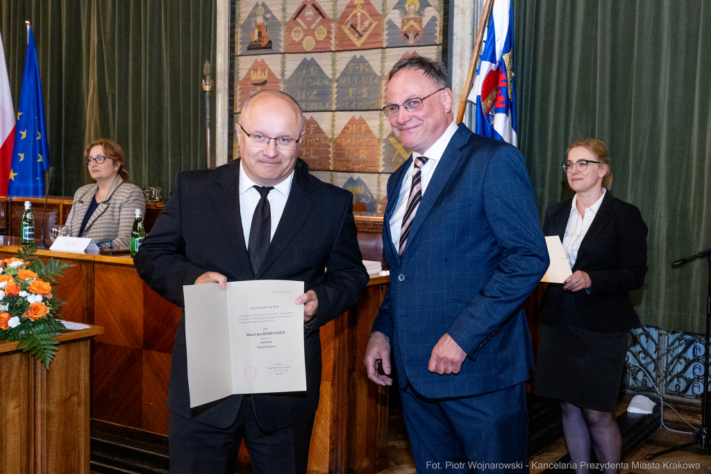 umk_9831.jpg-sesja, pierwsza, Rada Miasta Krakowa, IX kadencja, ślubowanie, radni, rajcy  Autor: P. Wojnarowski