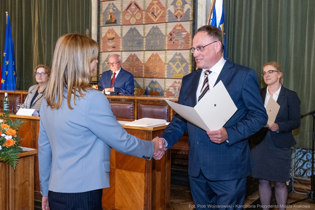 umk_9857.jpg-sesja, pierwsza, Rada Miasta Krakowa, IX kadencja, ślubowanie, radni, rajcy  Autor: P. Wojnarowski