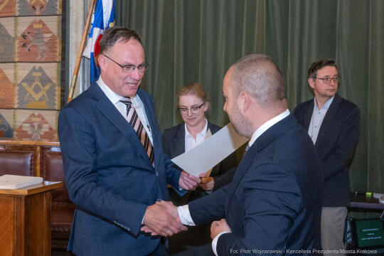 umk_9862.jpg-sesja, pierwsza, Rada Miasta Krakowa, IX kadencja, ślubowanie, radni, rajcy