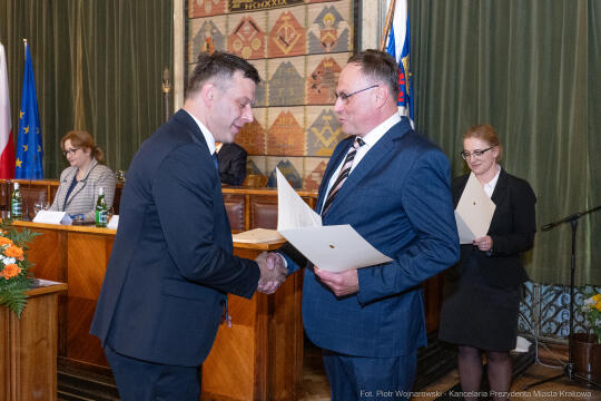 umk_9866.jpg-sesja, pierwsza, Rada Miasta Krakowa, IX kadencja, ślubowanie, radni, rajcy