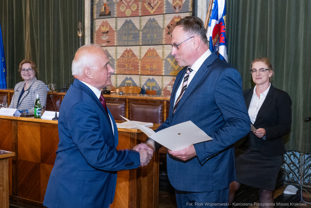 umk_9880.jpg-sesja, pierwsza, Rada Miasta Krakowa, IX kadencja, ślubowanie, radni, rajcy  Autor: P. Wojnarowski