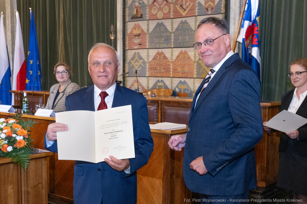 umk_9881.jpg-sesja, pierwsza, Rada Miasta Krakowa, IX kadencja, ślubowanie, radni, rajcy  Autor: P. Wojnarowski