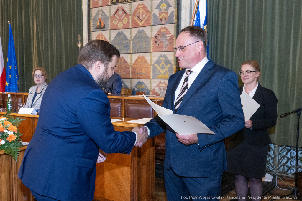 umk_9885.jpg-sesja, pierwsza, Rada Miasta Krakowa, IX kadencja, ślubowanie, radni, rajcy  Autor: P. Wojnarowski