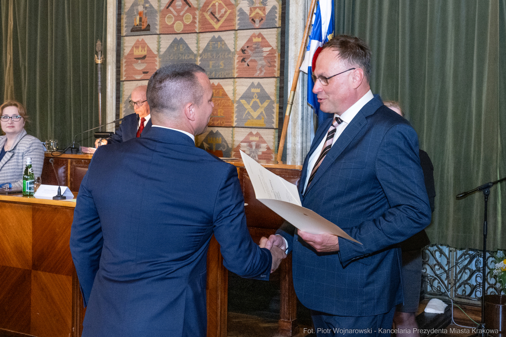 umk_9893.jpg-sesja, pierwsza, Rada Miasta Krakowa, IX kadencja, ślubowanie, radni, rajcy  Autor: P. Wojnarowski