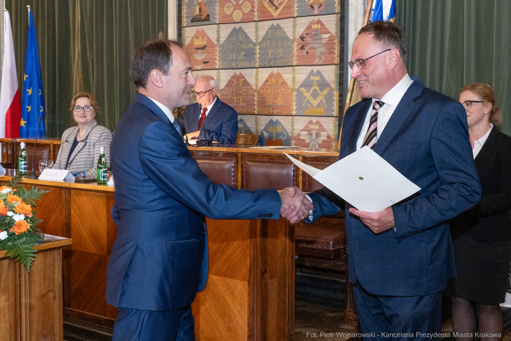 umk_9896.jpg-sesja, pierwsza, Rada Miasta Krakowa, IX kadencja, ślubowanie, radni, rajcy  Autor: P. Wojnarowski