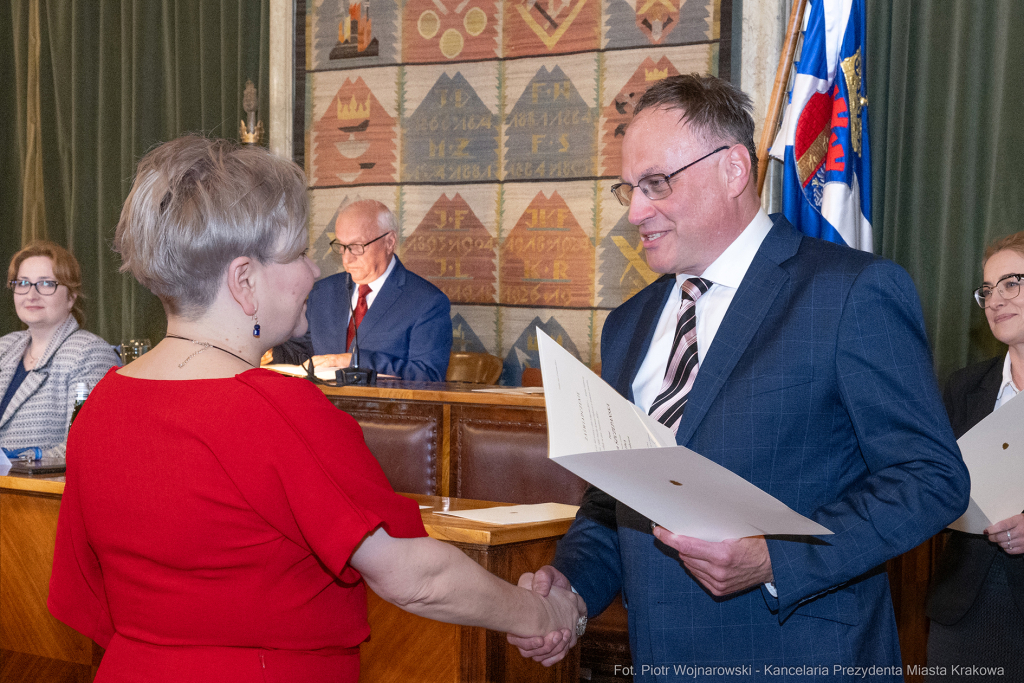 umk_9908.jpg-sesja, pierwsza, Rada Miasta Krakowa, IX kadencja, ślubowanie, radni, rajcy  Autor: P. Wojnarowski