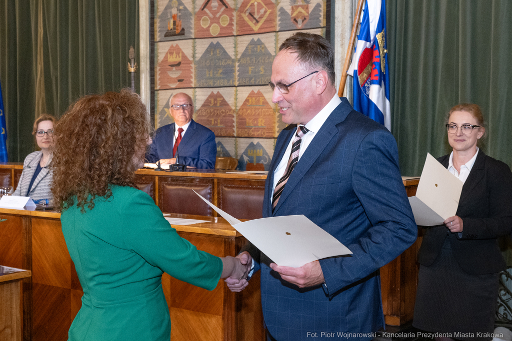 umk_9911.jpg-sesja, pierwsza, Rada Miasta Krakowa, IX kadencja, ślubowanie, radni, rajcy  Autor: P. Wojnarowski