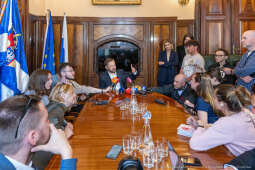 prezydent, Miszalski, dziennikarze, konferencja prasowa, gabinet