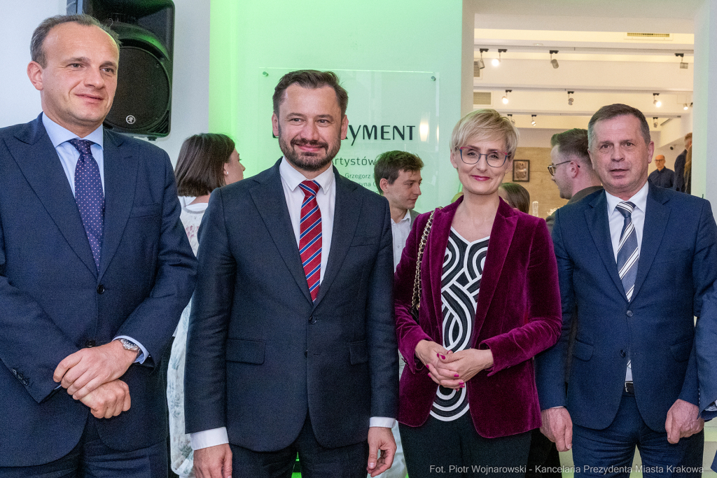 Prezydent, Miszalski, Krakowska Huta Szkła, wernisaż, wystawa, Eksperyment, szkło, szklane  Autor: P. Wojnarowski