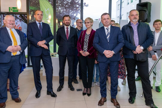 Prezydent, Miszalski, Krakowska Huta Szkła, wernisaż, wystawa, Eksperyment, szkło, szklane