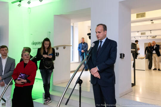 Prezydent, Miszalski, Krakowska Huta Szkła, wernisaż, wystawa, Eksperyment, szkło, szklane